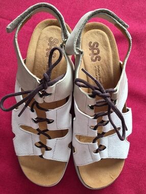 SAS Women’s Light Beige Suede Lace-Up Comfort Sandals